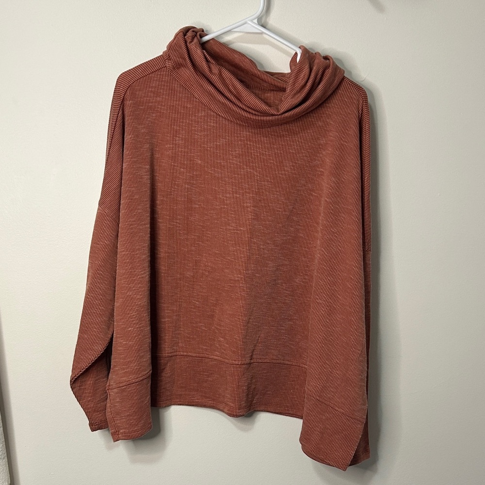 89th & Madison Cowl Neck oversized‎ top  in Warm Rust ladies size Medium